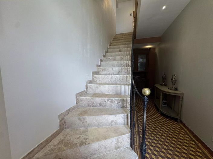 Image No.2-4 Bed House for sale