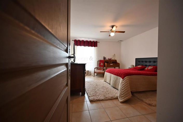 Image No.7-4 Bed House for sale