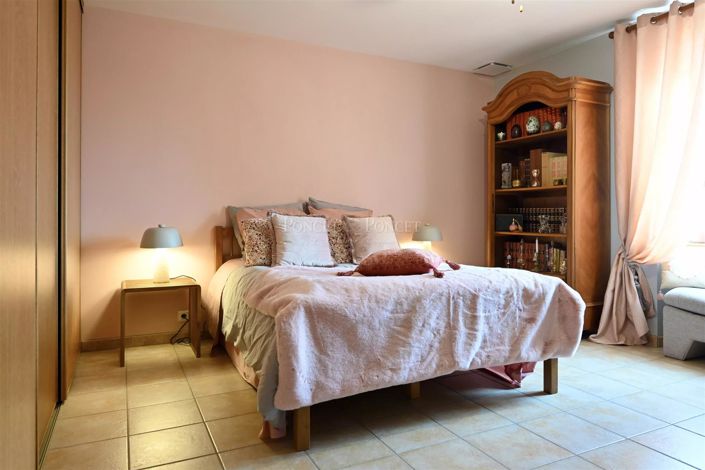 Image No.8-4 Bed House for sale