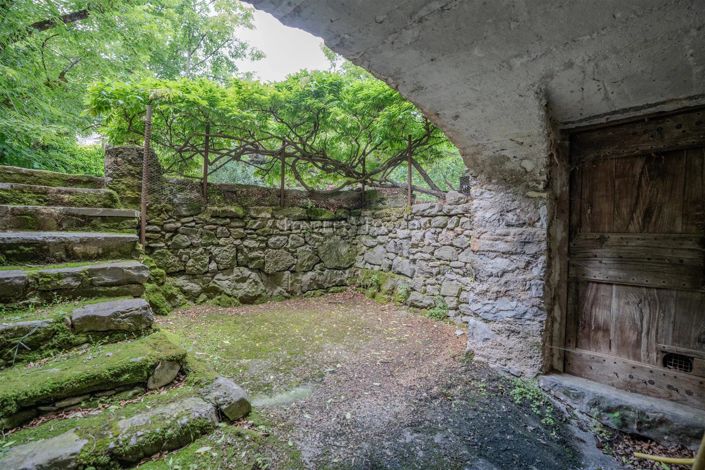 Image No.17-6 Bed House for sale