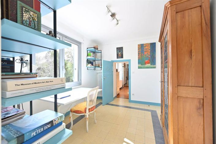 Image No.12-4 Bed House for sale