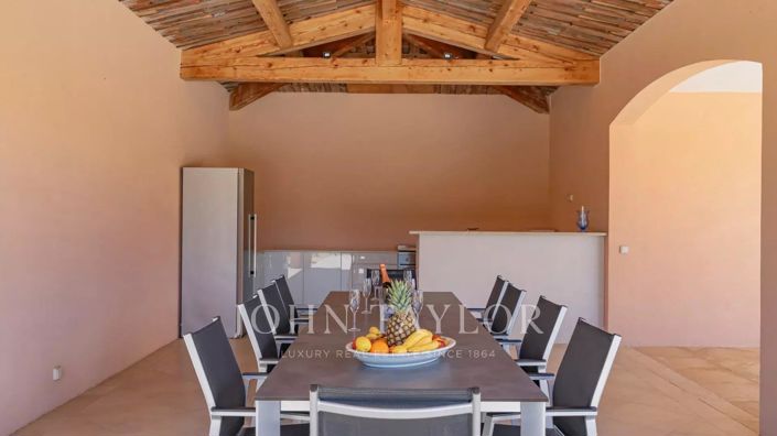 Image No.18-5 Bed House for sale