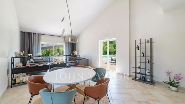 Image No.7-5 Bed House for sale