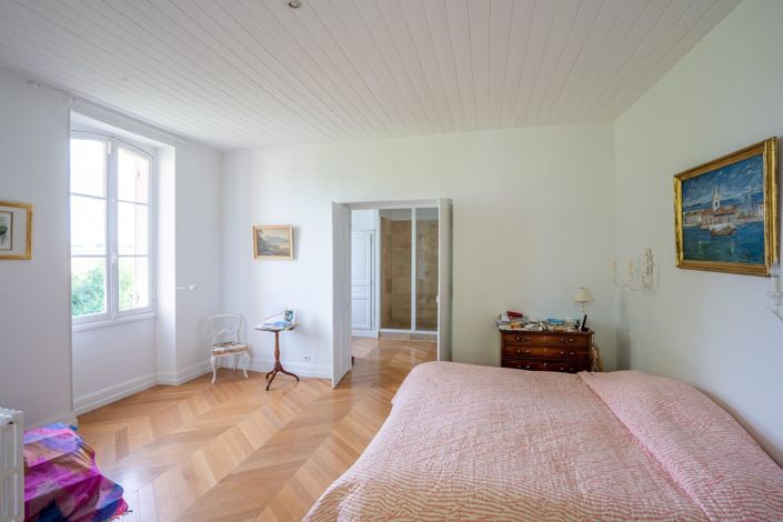 Image No.18-4 Bed House for sale