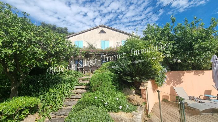 Image No.1-5 Bed House for sale