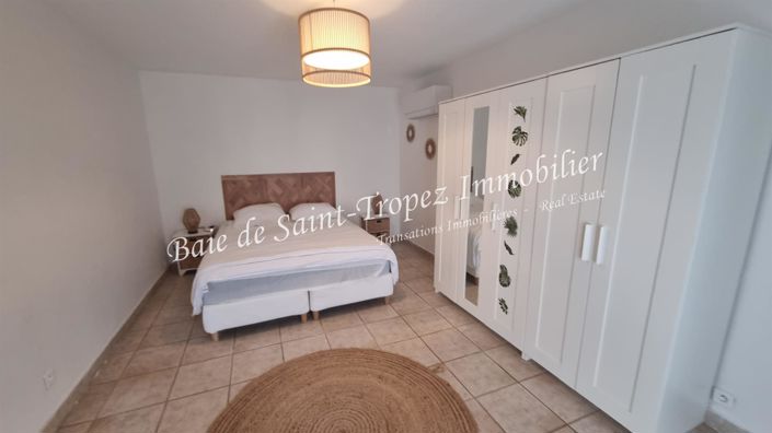 Image No.12-5 Bed House for sale