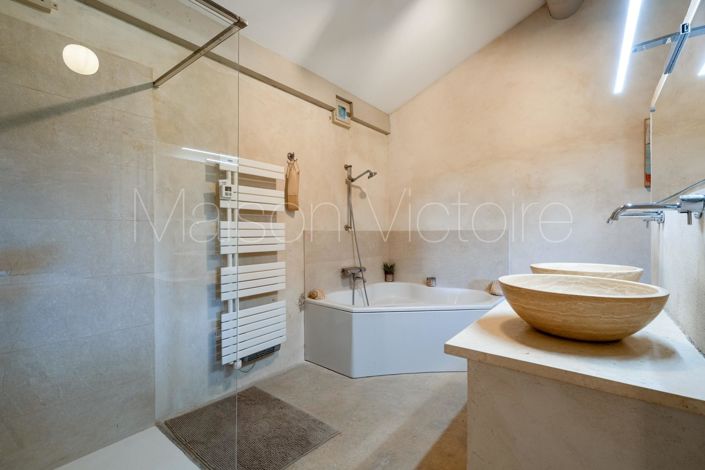 Image No.19-4 Bed House for sale