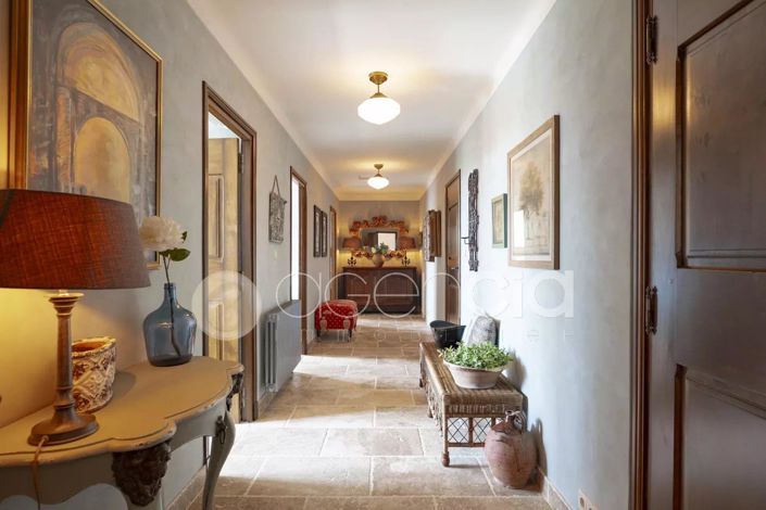 Image No.26-6 Bed House for sale