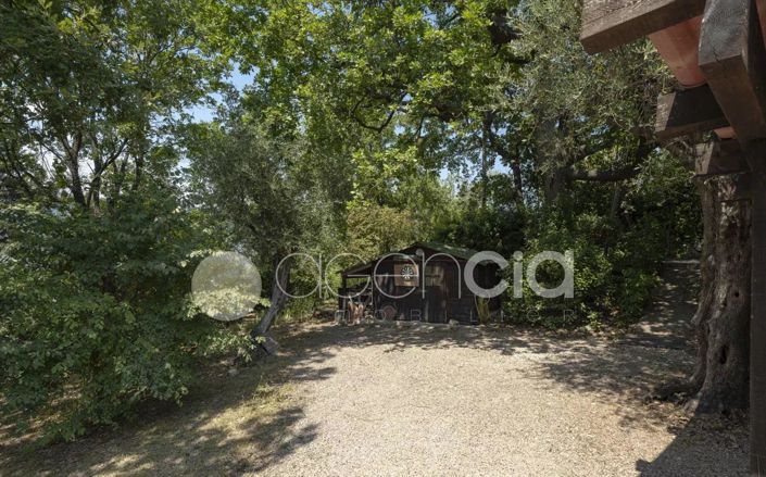 Image No.42-6 Bed House for sale