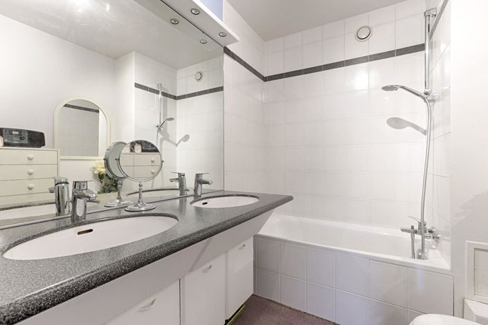 Image No.15-3 Bed Apartment for sale