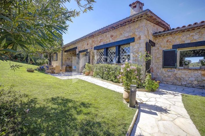 Image No.1-5 Bed House for sale