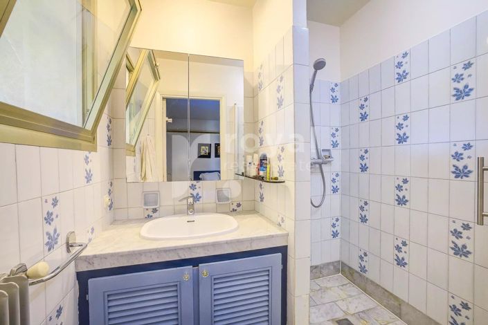 Image No.21-5 Bed House for sale