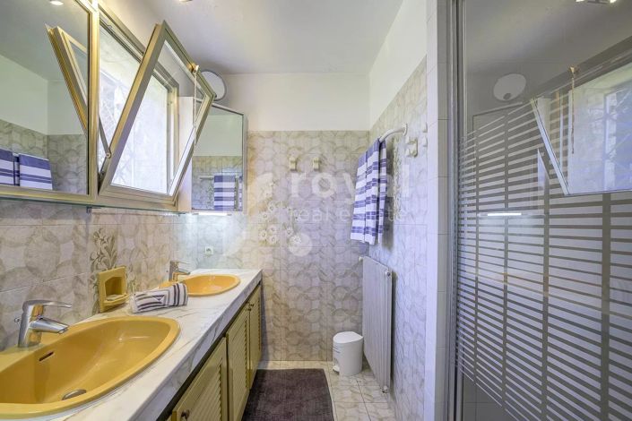 Image No.23-5 Bed House for sale