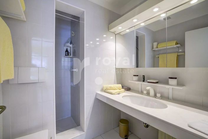 Image No.25-5 Bed House for sale