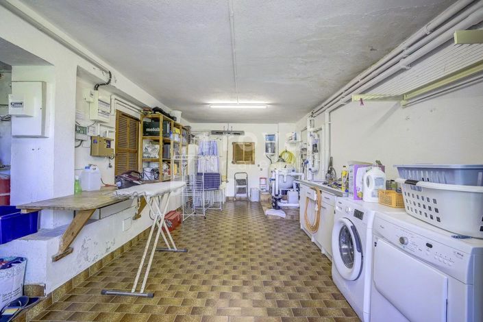 Image No.28-5 Bed House for sale