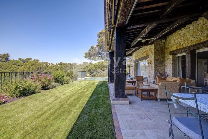 Image No.8-5 Bed House for sale