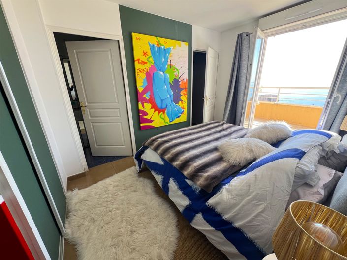 Image No.10-3 Bed Apartment for sale