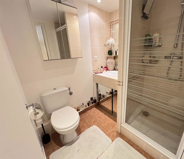 Image No.11-3 Bed Apartment for sale