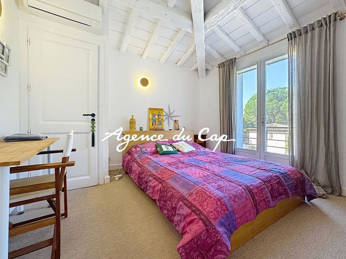 Image No.10-4 Bed House for sale