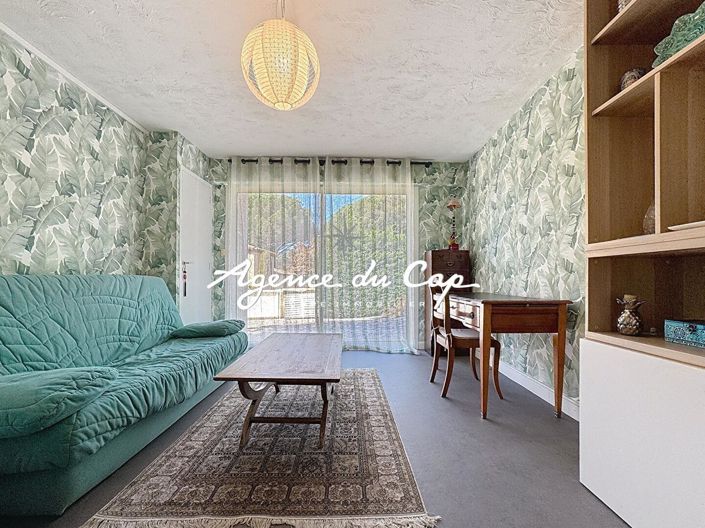 Image No.17-4 Bed House for sale