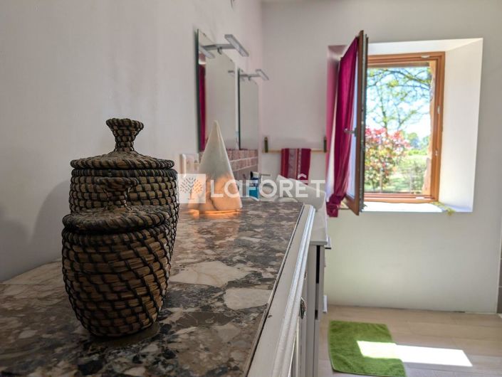 Image No.6-6 Bed House for sale