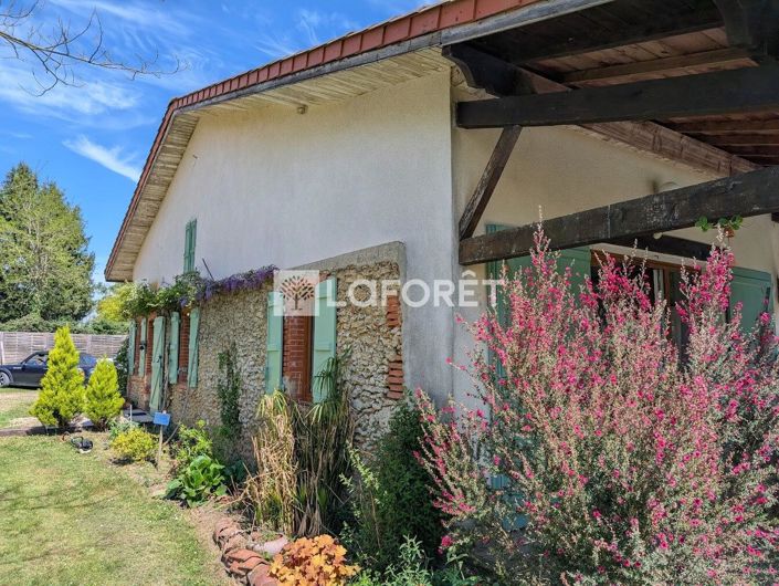 Image No.8-6 Bed House for sale