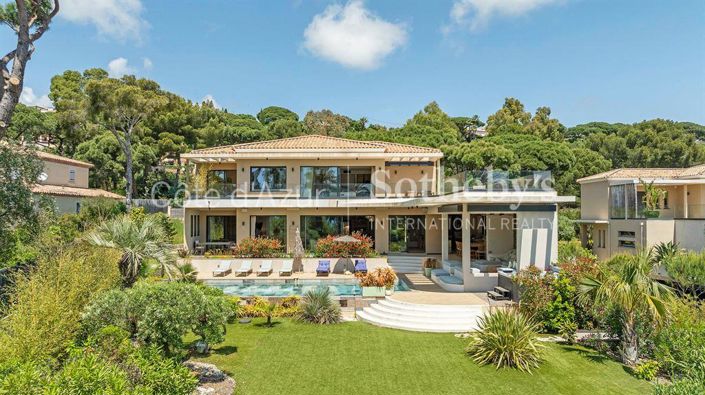 Image No.1-6 Bed Property for sale