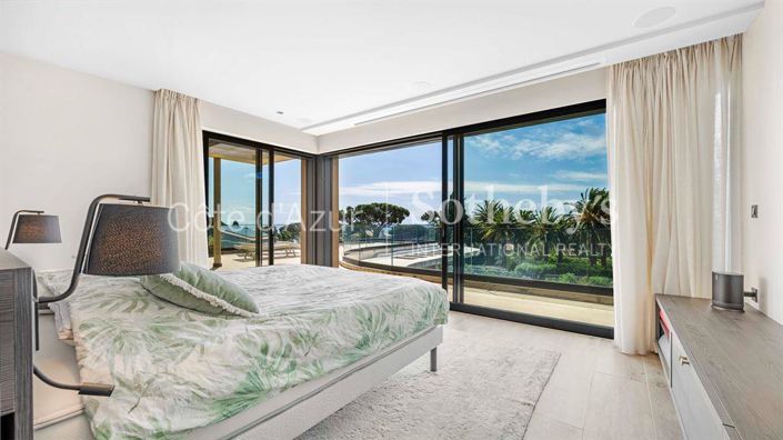 Image No.11-6 Bed Property for sale