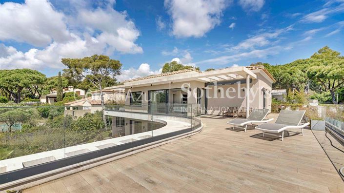 Image No.14-6 Bed Property for sale