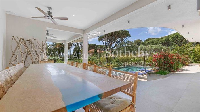 Image No.4-6 Bed Property for sale