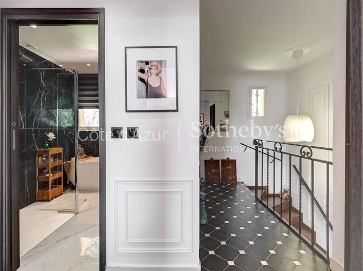 Image No.7-2 Bed Property for sale