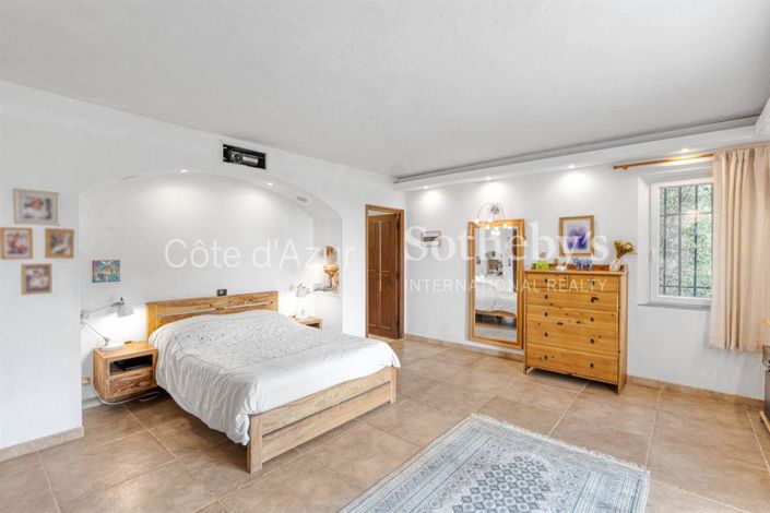 Image No.15-5 Bed House for sale