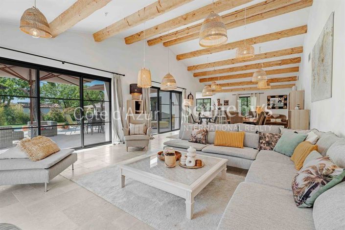 Image No.1-6 Bed Property for sale