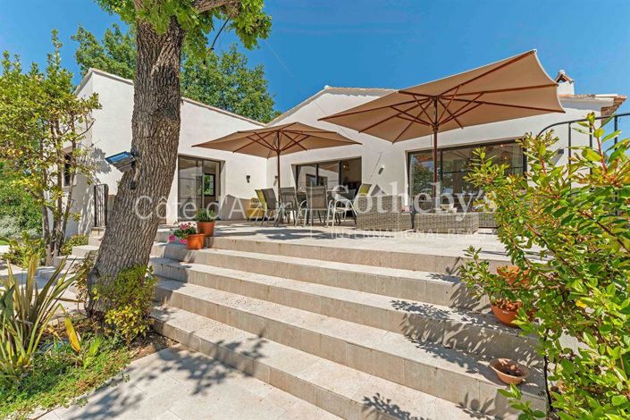 Image No.16-6 Bed Property for sale