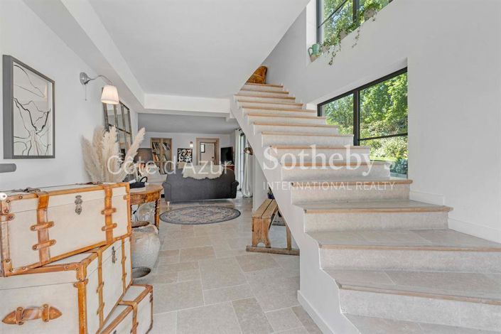 Image No.7-6 Bed Property for sale