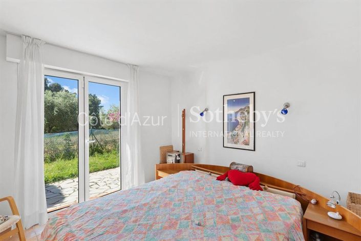 Image No.11-5 Bed House for sale