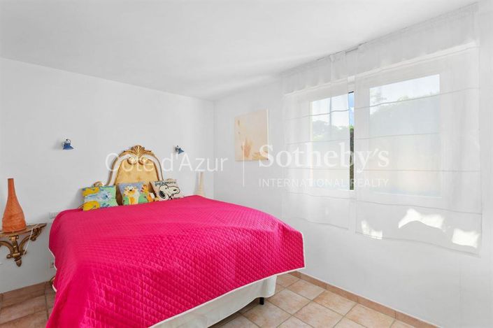 Image No.13-5 Bed House for sale