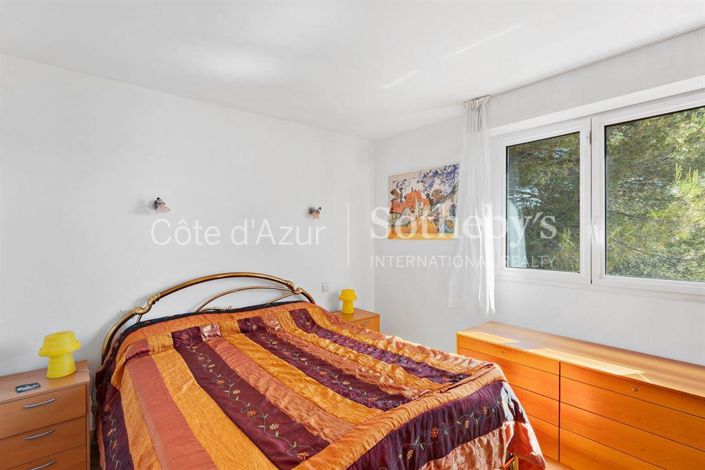 Image No.14-5 Bed House for sale