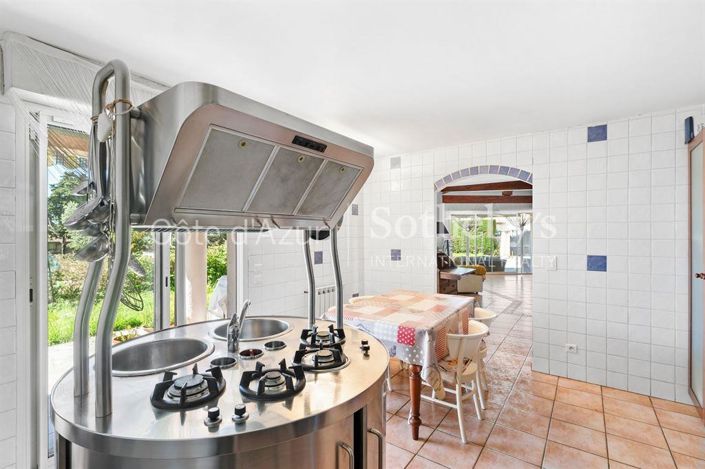 Image No.16-5 Bed House for sale