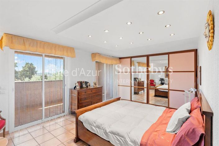 Image No.19-5 Bed House for sale