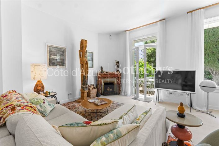 Image No.1-3 Bed House for sale