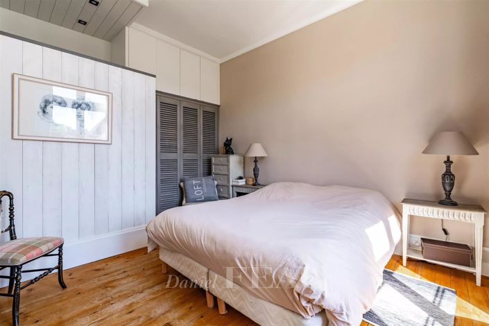 Image No.10-3 Bed House for sale