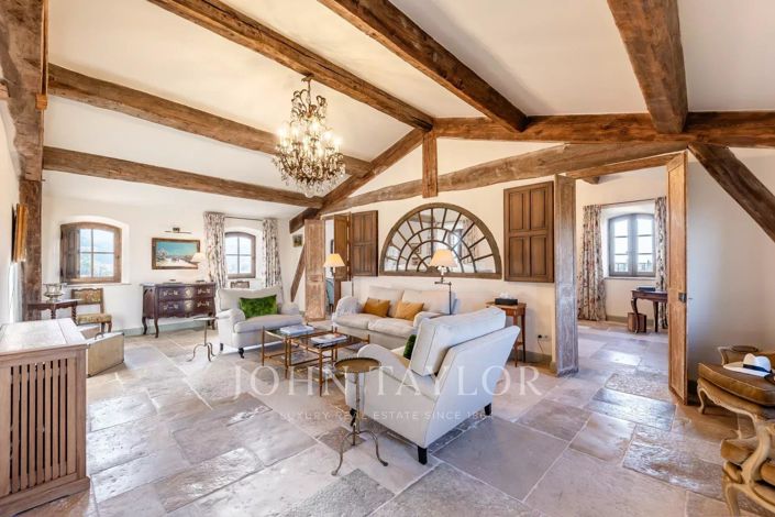 Image No.11-7 Bed House for sale