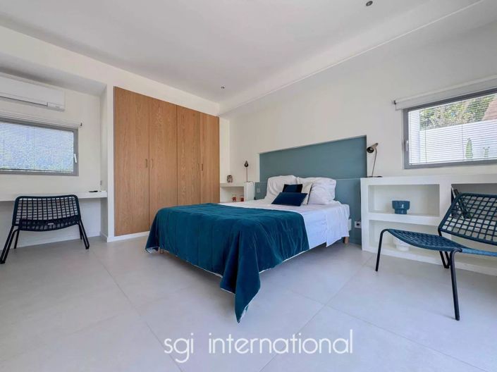 Image No.10-4 Bed House for sale