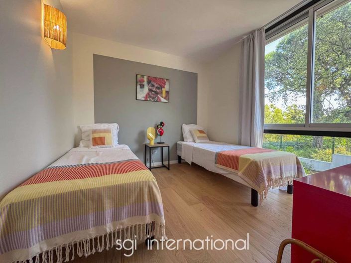 Image No.14-4 Bed House for sale