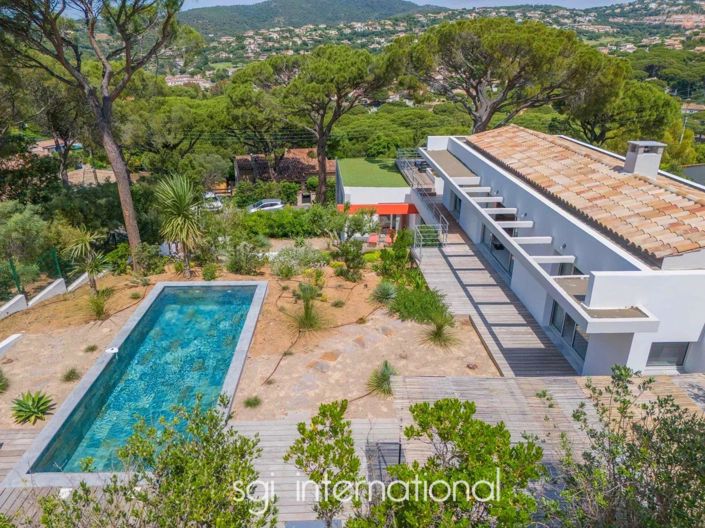 Image No.3-4 Bed House for sale