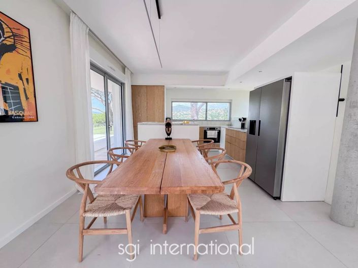 Image No.8-4 Bed House for sale