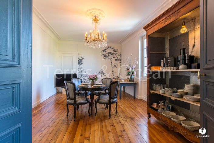 Image No.3-8 Bed House for sale