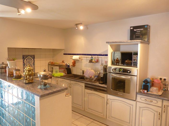 Image No.9-5 Bed House for sale