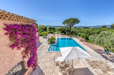 6 Bed House for sale